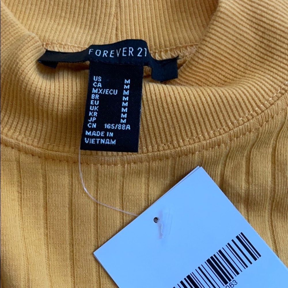 Basic High Neck Crop - Picture 2 of 3